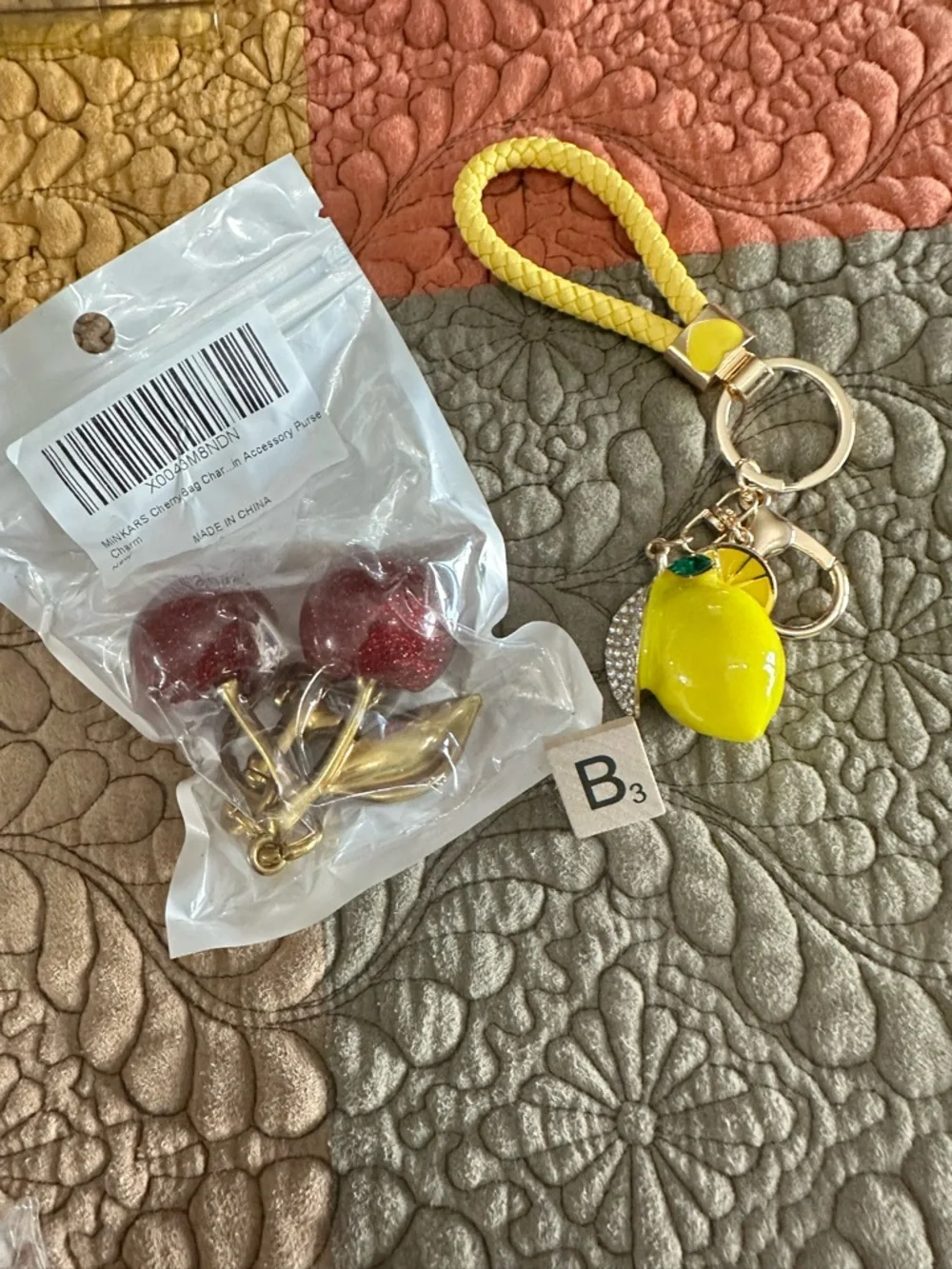 Pick your set of bag charms/key chains - Picture 3 of 9